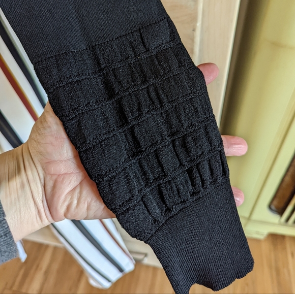 Liz Claiborne 90's Scoop neck top - Picture 5 of 6